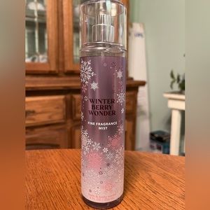 Bath and Body Works 2022 Winter Berry Wonder